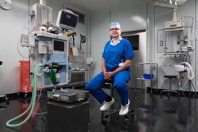Bariatrischer Chirurg Der Arzt im OP-Saal