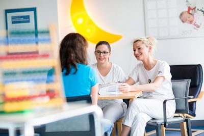 Gynäkologische Sprechstunde Eine Patientin wird beraten