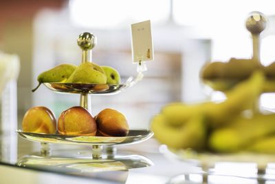 Ernährung Früchte auf einer Etagere