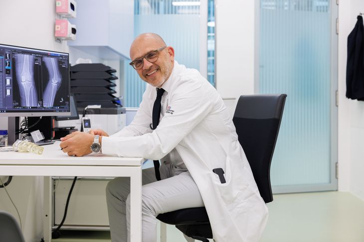 Porträt eines Arztes im Büro