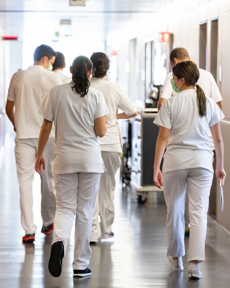 Gemeinsam lernen im Spitalalltag – Blockstudent:innen auf dem Weg zur Visite