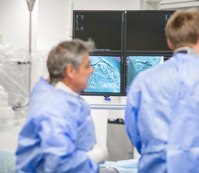 Zwei Ärzte Zwei Kardiologen bei der Arbeit