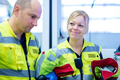 Zwei Rettungssanitäter